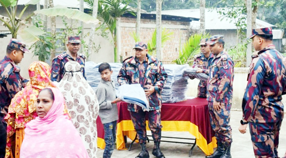 কুলাউড়ায় শীতার্তদের পাশে ‘বিজিবি’